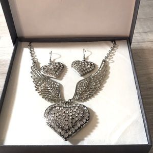 Heart and angle wing necklace